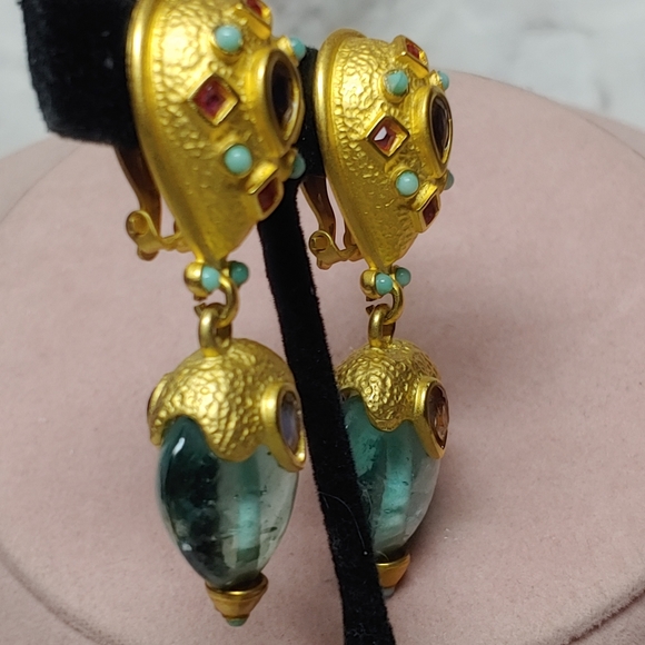 Vintage Leslie Block Etruscan Glass Earrings - Picture 6 of 10
